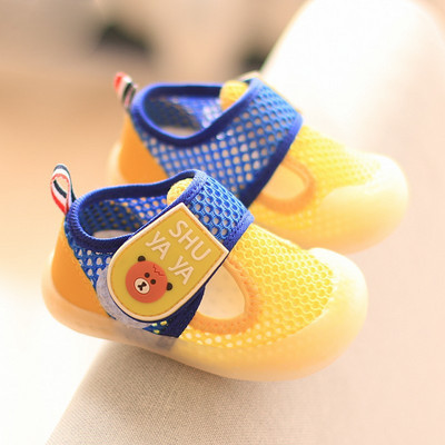 Model nou de pantofi pentru bebelusi cu talpa moale