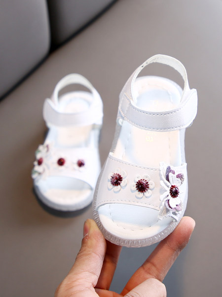 Model nou de sandale din piele ecologica cu flori 3D