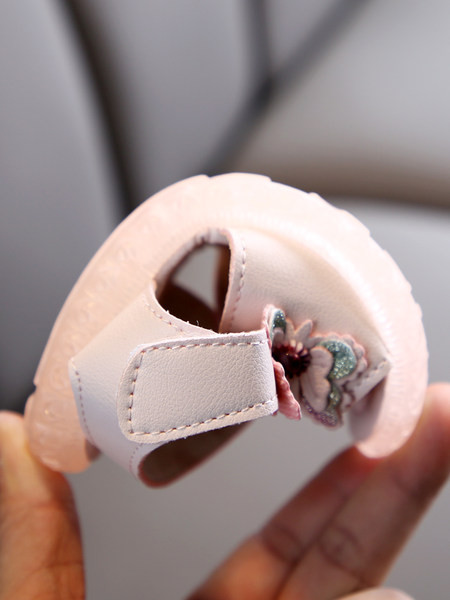 Model nou de sandale din piele ecologica cu flori 3D