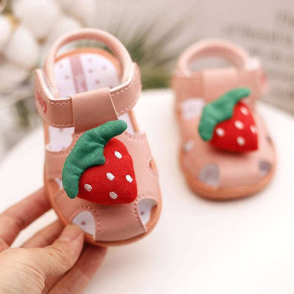 Sandale moderne pentru copii din piele ecologica cu autocolante pentru fete