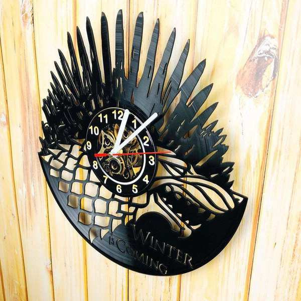 Ceas decorativ din vinil cu inscripția Winter is comming