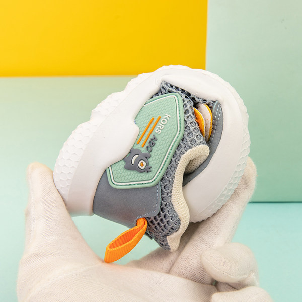 Adidași respirabili pentru bebeluși cu autocolante