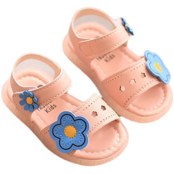 Sandale pentru bebeluși cu elemente florale 3D