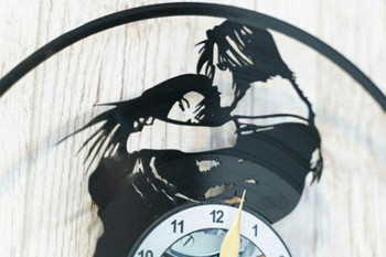 Часовник за стена в кръгла форма с надпис Final Fantasy