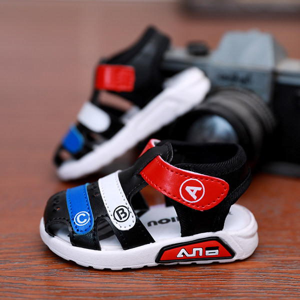 Sandale pentru bebelusi din piele ecologica cu autocolante