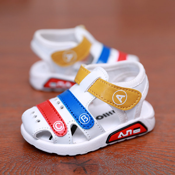 Sandale pentru bebelusi din piele ecologica cu autocolante