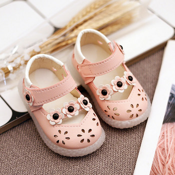 Бебешки обувки от еко кожа с лепенка