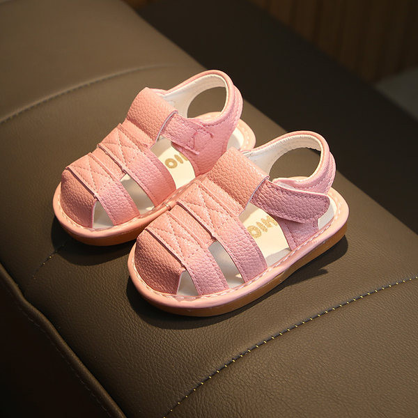 Sandale pentru bebelusi din piele ecologica cu plasture si talpa moale