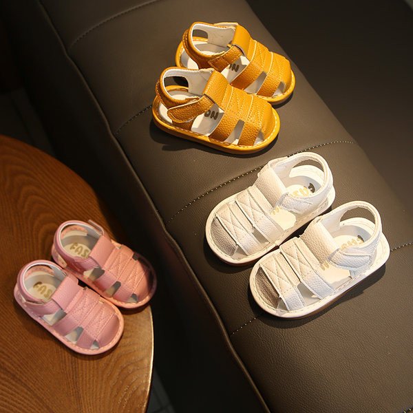 Sandale pentru bebelusi din piele ecologica cu plasture si talpa moale