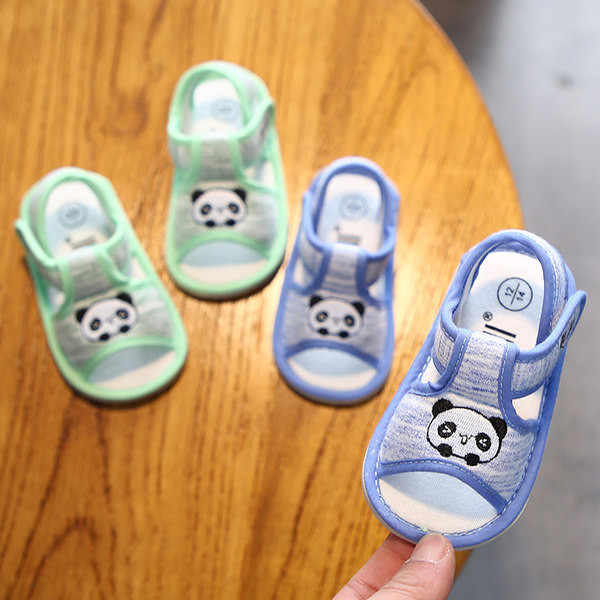 Sandale pentru bebeluși cu broderie și bandă