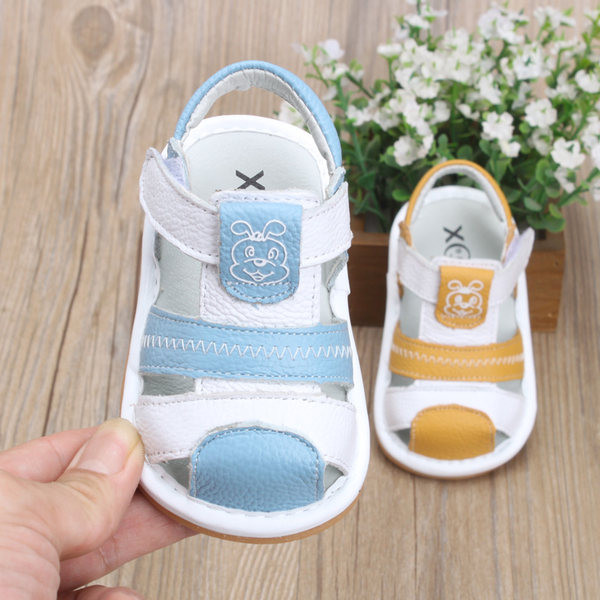 Sandale pentru bebelusi din piele ecologica cu petice si talpa moale