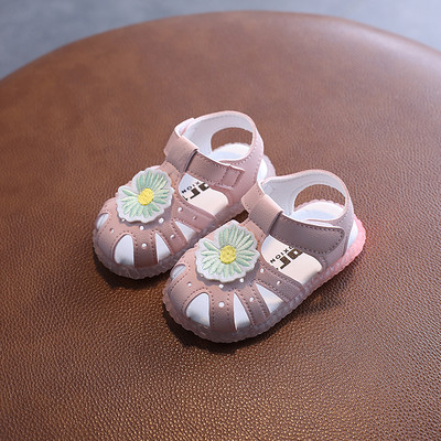 Sandale bebelusi cu talpa moale perle si broderie