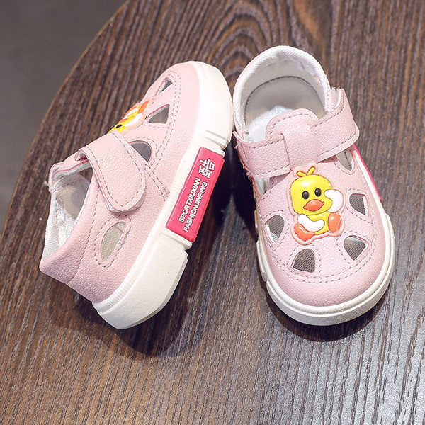 Model nou de sandale pentru bebelusi din imitatie de piele cu talpa plata