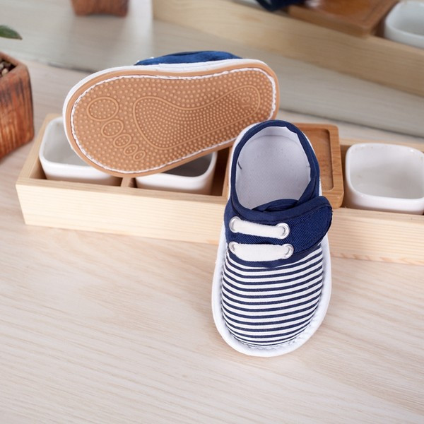 Pantofi bebelusi pentru fete si baieti - diferite modele