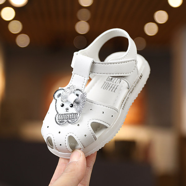 Sandale pentru bebelusi din piele ecologica cu decor 3D si velcro