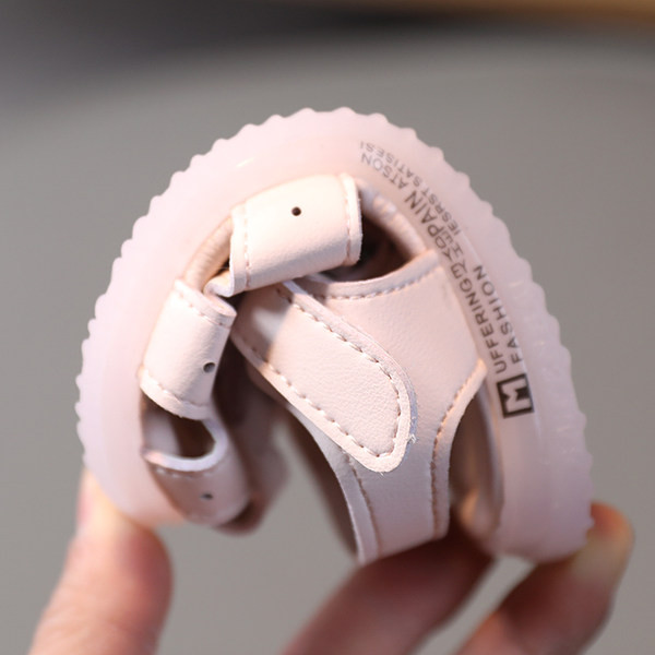 Sandale pentru bebelusi din piele ecologica cu decor 3D si velcro