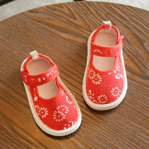 Pantofi pentru bebelusi cu autocolant pentru fete