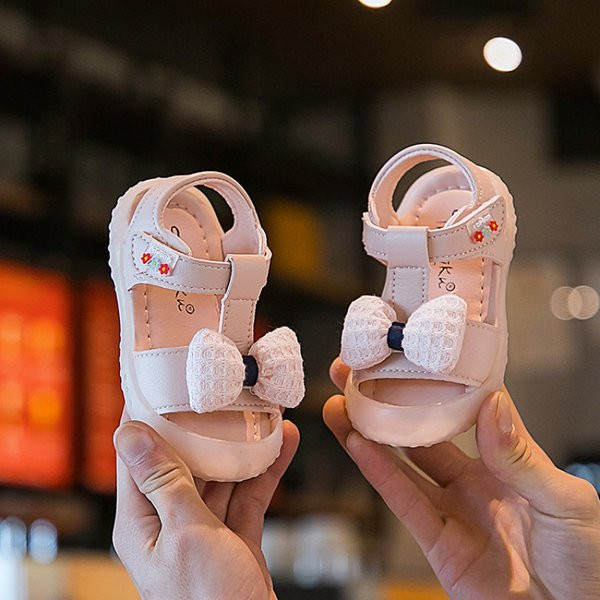 Nou model vara de sandale bebelusi cu panglica