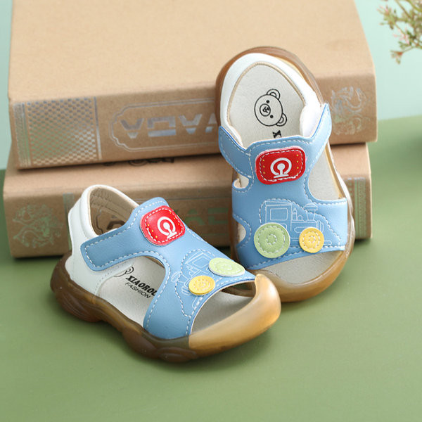 Model nou de sandale din piele pentru bebelusi cu talpa moale