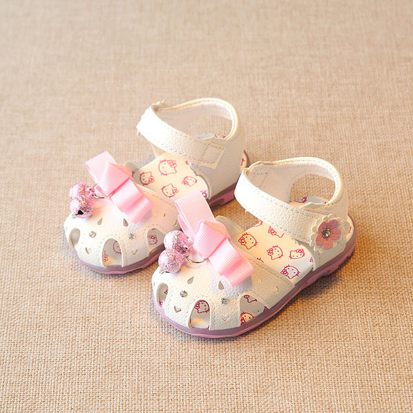 Sandale bebelusi cu element metalic si panglica pentru fete