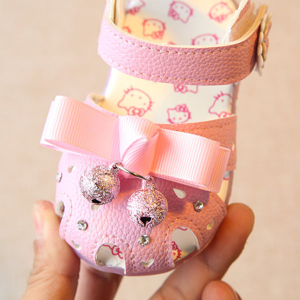 Sandale bebelusi cu element metalic si panglica pentru fete