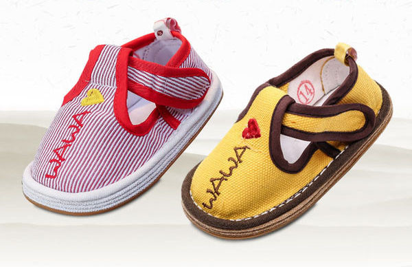 Pantofi colorati pentru bebelusi pentru fete si baieti - mai multe modele