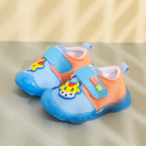 Pantofi casual pentru bebelusi cu emblema si talpa moale