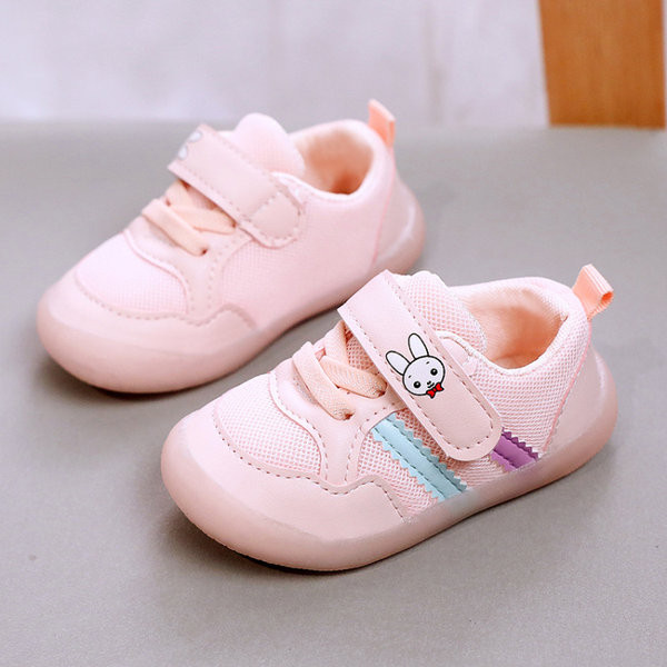 Model nou de adidasi bebelusi pentru fete cu talpa moale