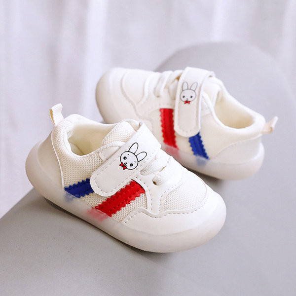 Model nou de adidasi bebelusi pentru fete cu talpa moale