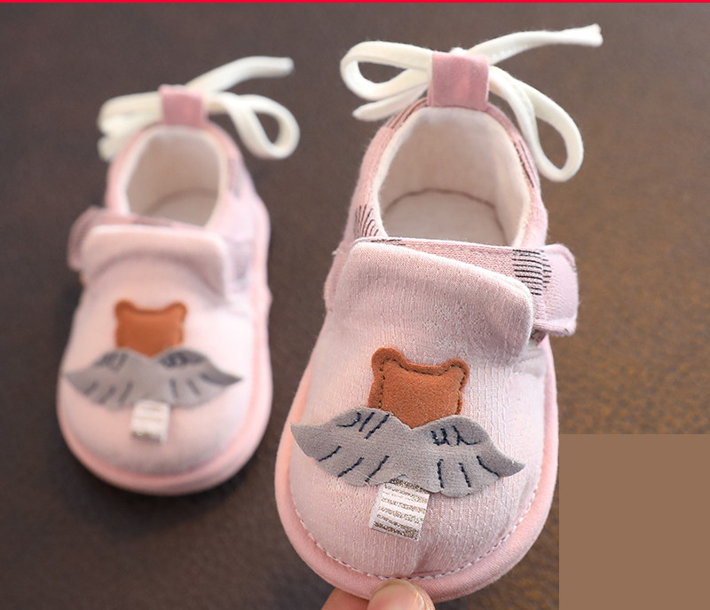 Pantofi pentru bebelusi din material textil cu talpa moale