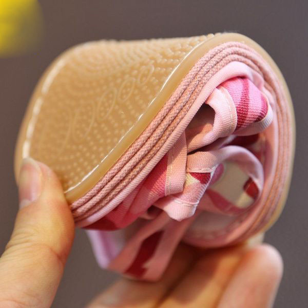 Sandale de camuflaj pentru bebelusi pentru fete si baieti