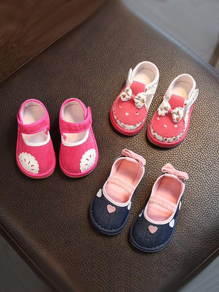 Pantofi din material primavara bebelusi