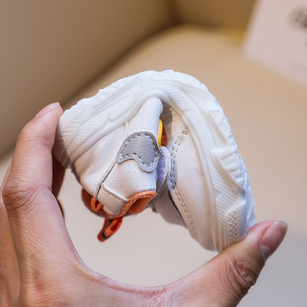 Нов модел бебешки маратонки от еко кожа -подходящи за момичета и момчета