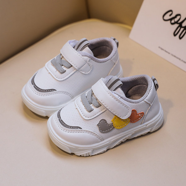 Нов модел бебешки маратонки от еко кожа -подходящи за момичета и момчета