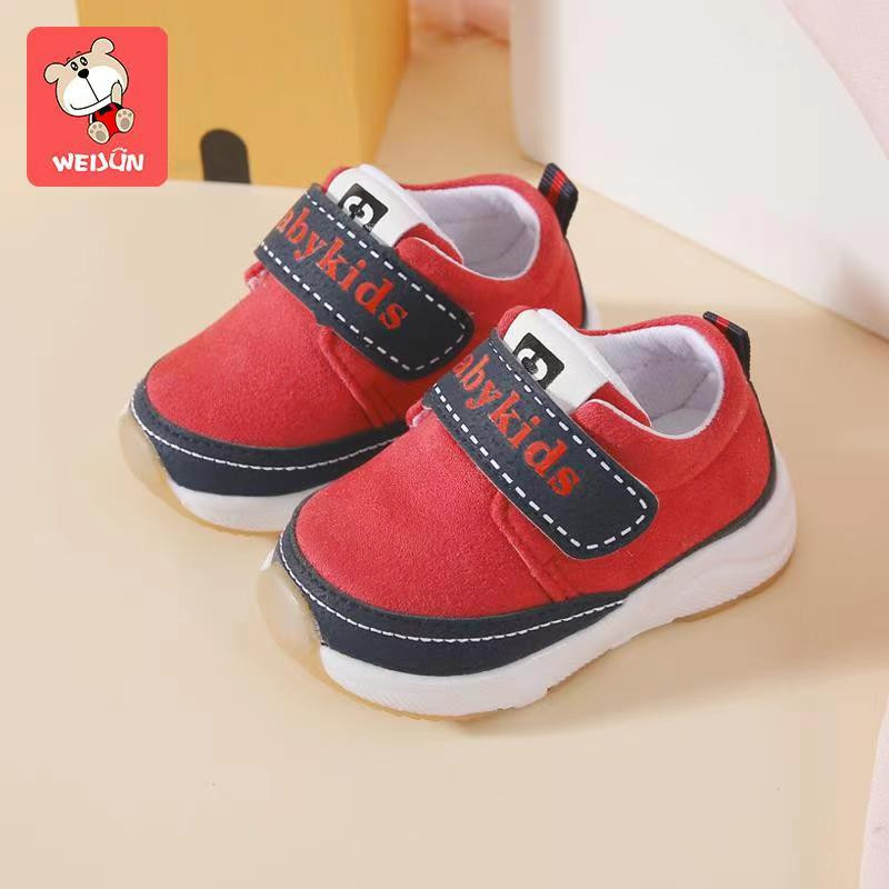 Pantofi pentru bebelusi cu autocolante din piele intoarsa ecologica