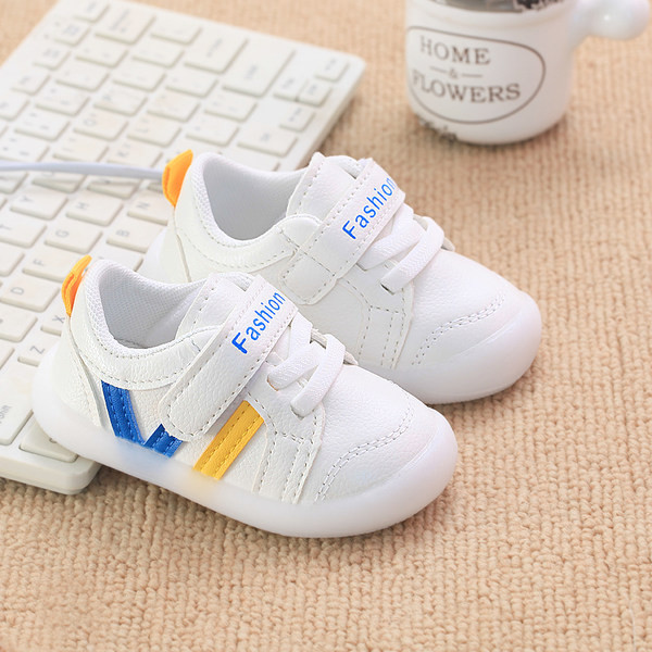 Tenisi casual pentru bebelusi cu talpa moale - mai multe modele