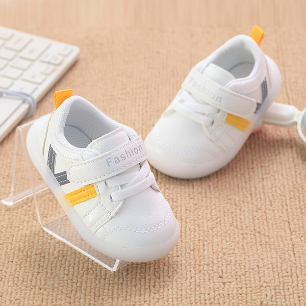 Tenisi casual pentru bebelusi cu talpa moale - mai multe modele