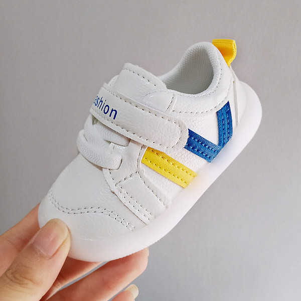 Tenisi casual pentru bebelusi cu talpa moale - mai multe modele