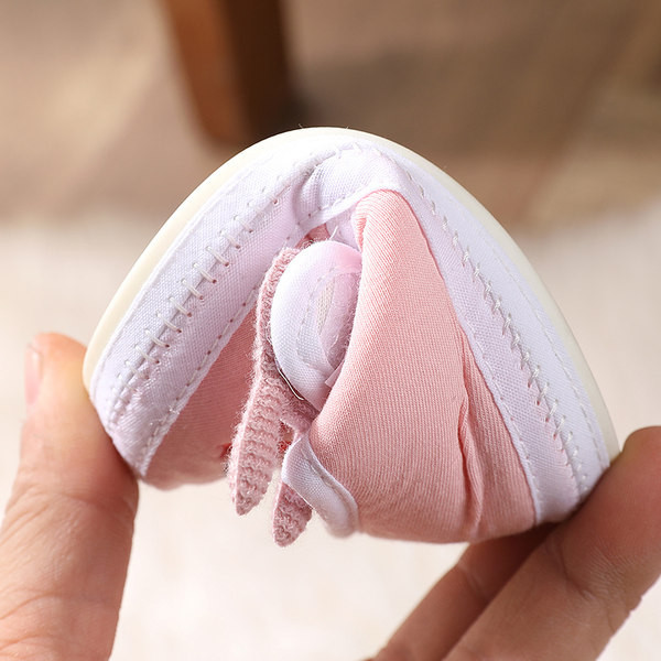 Geamanduri pentru bebeluși cu broderie și aplicație 3D