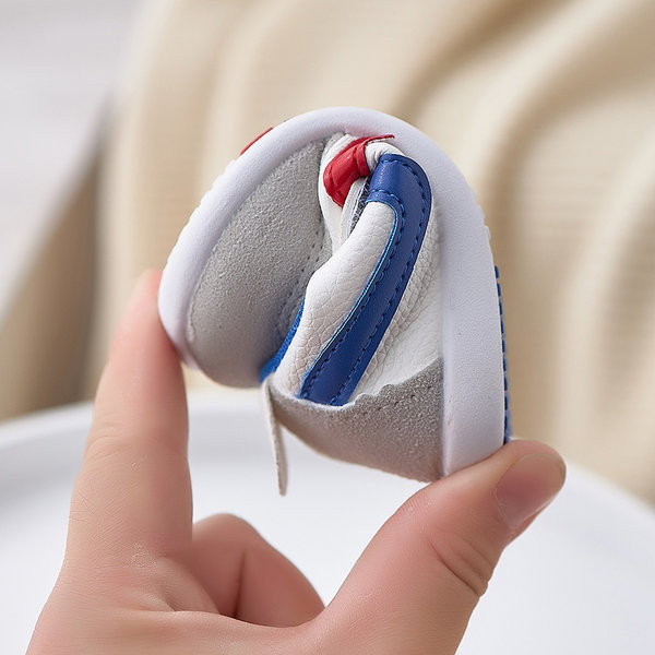 Нов модел бебешки обувки с лепенки за момчета и момичета