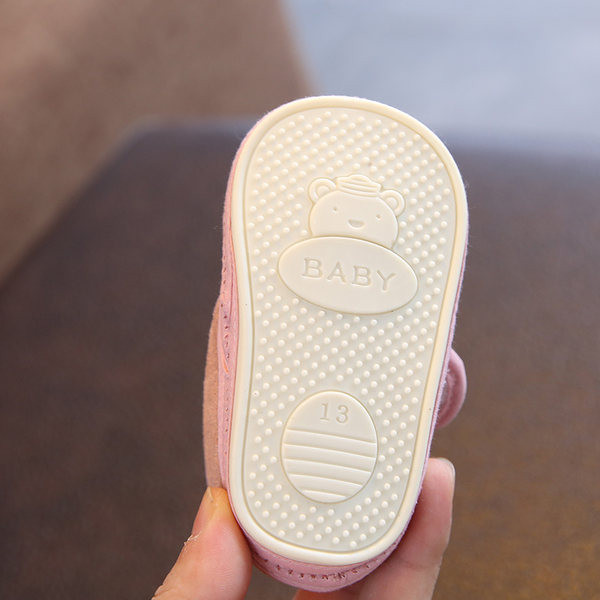 Cizme pentru bebelusi cu autocolante si talpa moale pentru fete si baieti