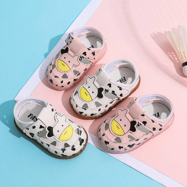 Sandale bebelusi din piele pentru fete cu element 3D