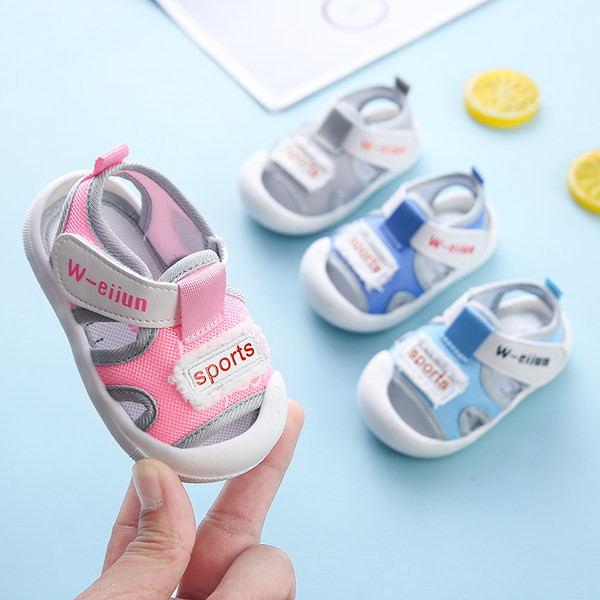 Бебешки сандали  с лепенка и емблема за момичета и момчета