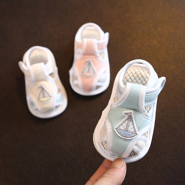 Geamanduri pentru bebeluși două modele cu emblemă