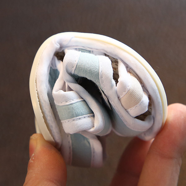 Geamanduri pentru bebeluși două modele cu emblemă