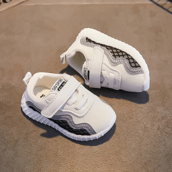 Adidași sport și de zi cu zi pentru bebeluși cu autocolante pentru fete și băieți