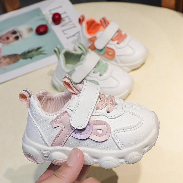 Model nou de adidași pentru bebeluși cu talpă moale pentru fete sau băieți