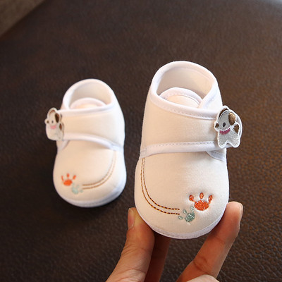 Cizme pentru bebelusi cu talpa moale si aplicatie