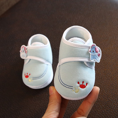 Cizme pentru bebelusi cu talpa moale si aplicatie