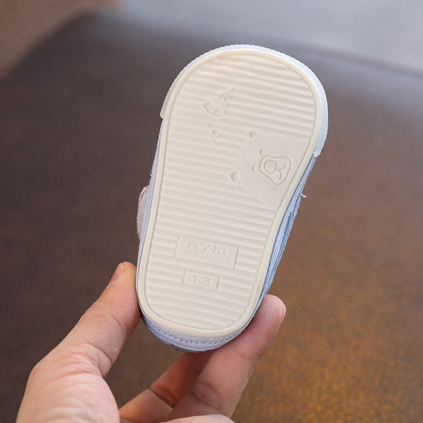 Geamanduri pentru bebeluși cu autocolante cu inscripție și aplicație de ursuleț